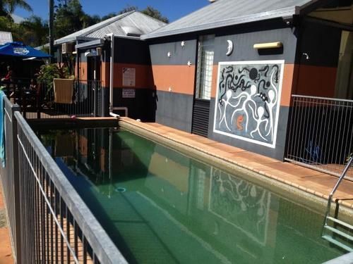 Noosa Backpackers Resort นูซาวิลล์ ภายนอก รูปภาพ